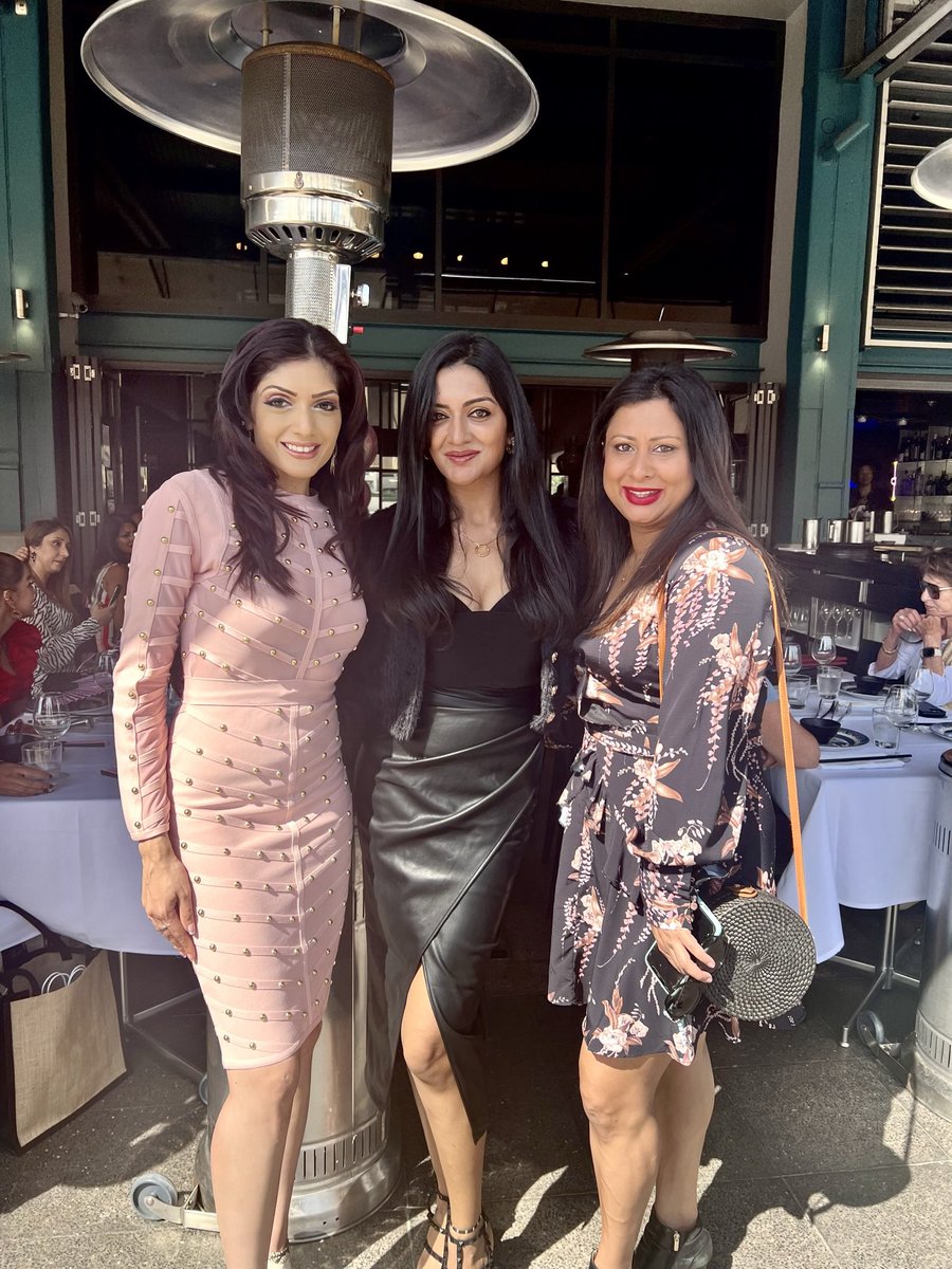 Vimraman's tweet photo. Finally back home for a quick break #Sydney … and it’s catch-ups with all my school friends ❤️ https://t.co/v3ok8e9qJV