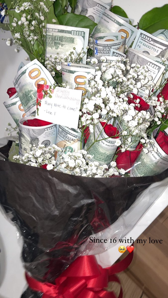only1asianbarb's tweet photo. I wanna cryyy . I really forgot it was our anniversary (I don’t count anymore we’re getting too old) what i came home from work to…. Since 16 with the  love of my life. 🥹🥲🌹 https://t.co/4jQbosoPkE