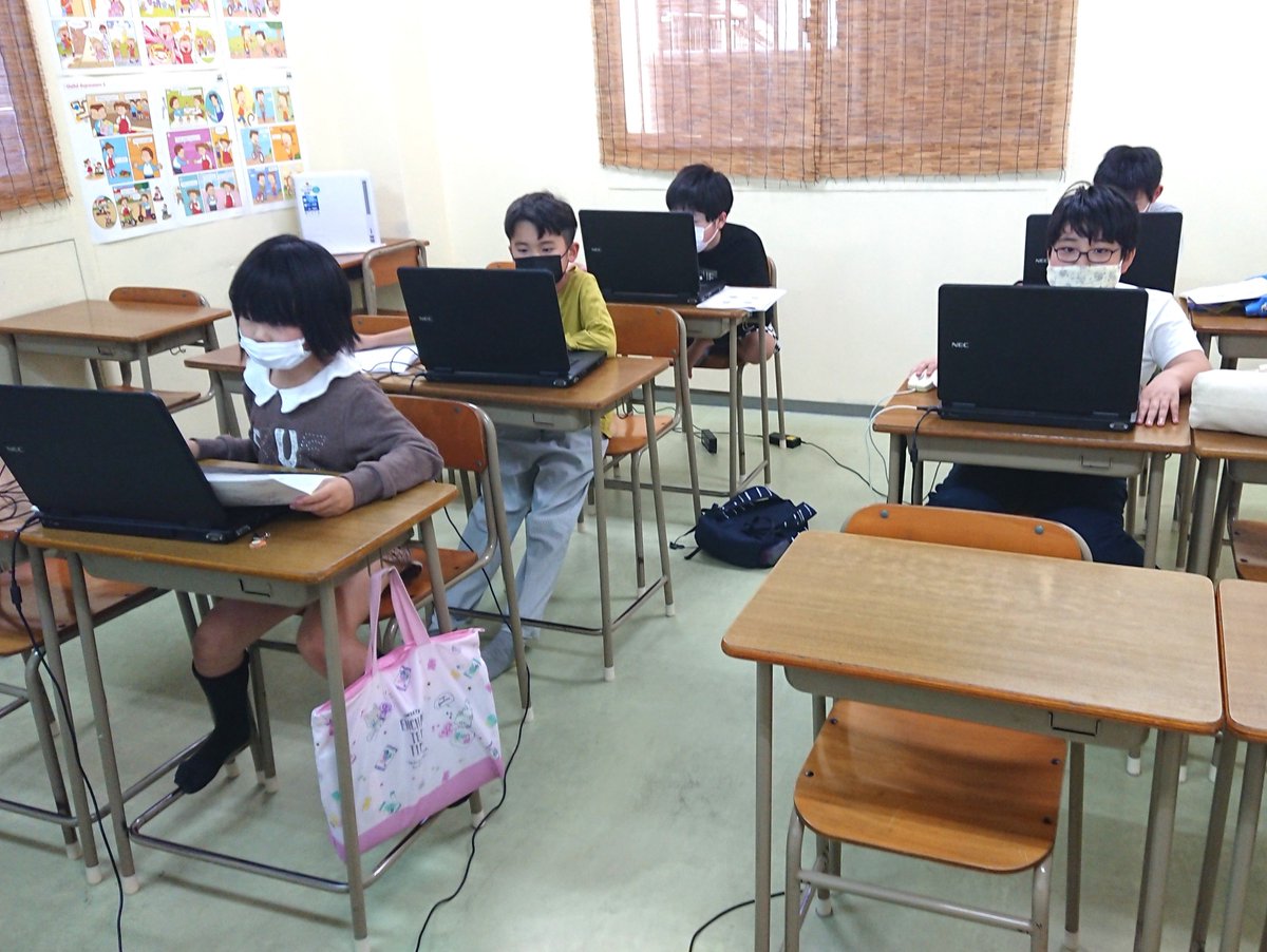 久しぶりのレギュラー授業。生徒たちの「前のめり感」を感じながら授業、予想以上の盛り上がり🤗

#プログラミングスクール 
＃大阪市都島区