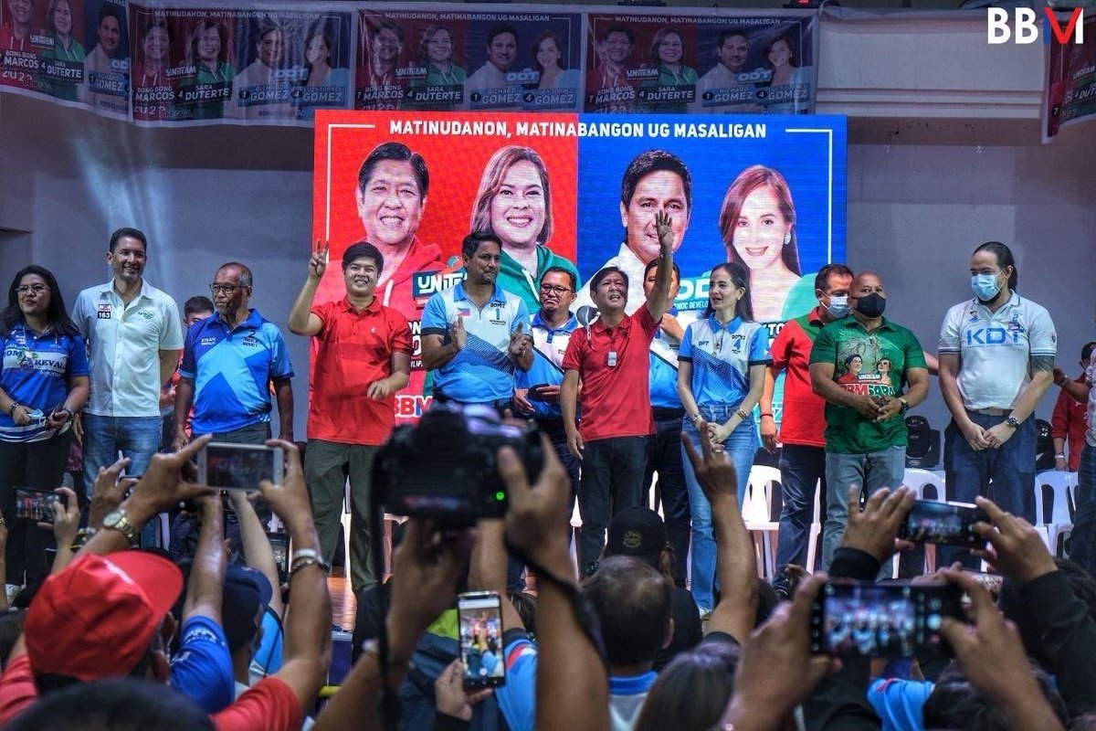 bongbongmarcos's tweet photo. Isang taos pusong pasasalamat sa lahat ng mga taga-Ormoc na sumama sa aming Grand Rally, lalo na sa aking mga kaibigan na si Mayor Richard at Congresswoman Lucy sa napakagandang pagsalubong. https://t.co/8dZjUxe2mj