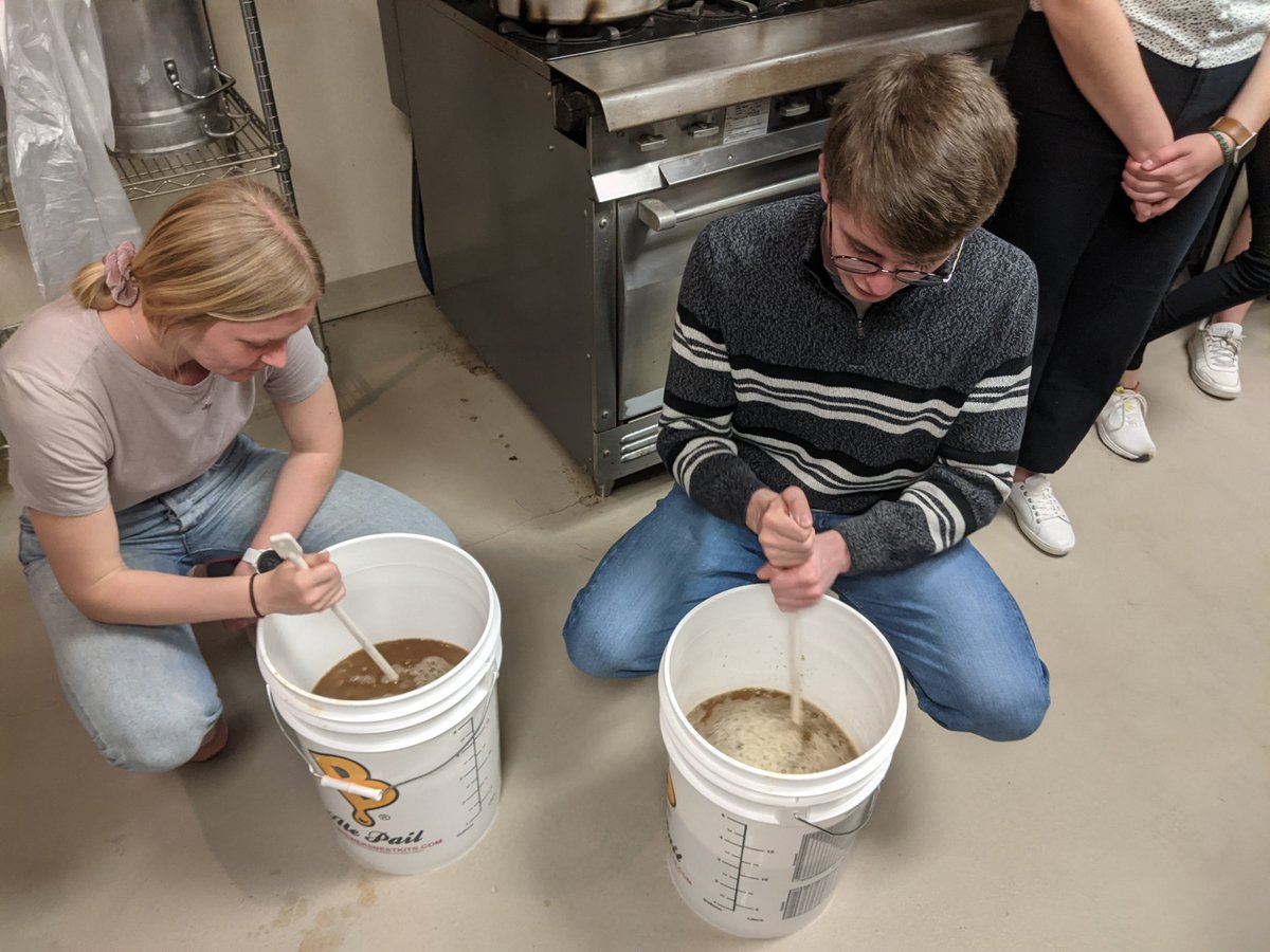 Loras College Chemistry tweet media