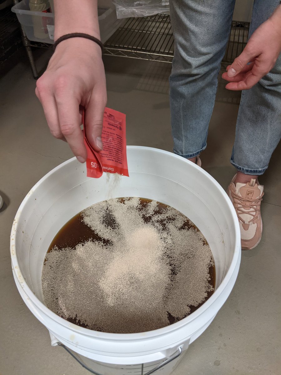 Loras College Chemistry tweet media