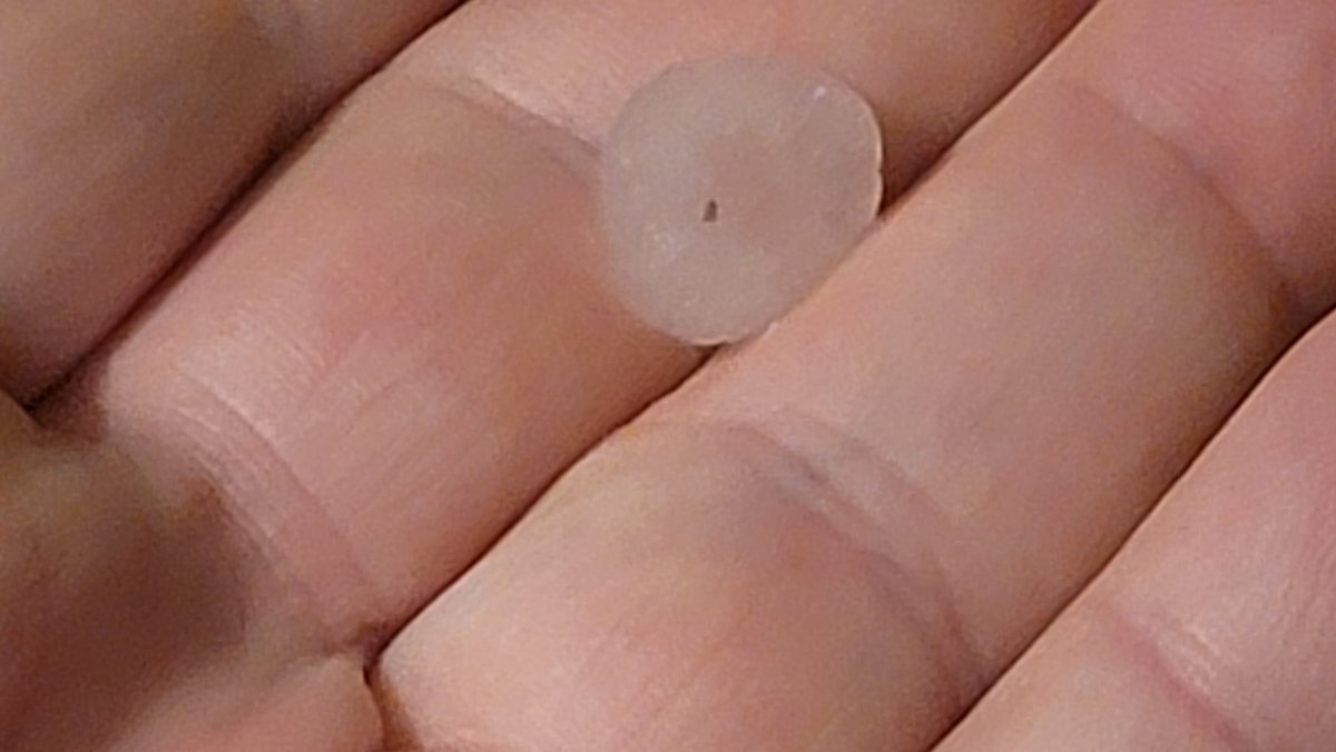 Travis_Burton's tweet photo. #SpringInMn brings a little hail: https://t.co/vZZoWJB7lX