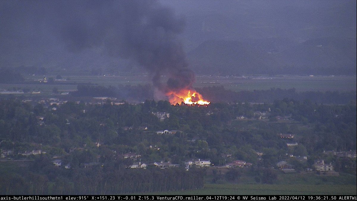 RtScanner's tweet photo. BOT:  RT @VCscanner: Update: Camarillo: CHP now requested to shut down the 101 in both directions. https://t.co/yEhnxoP3wW