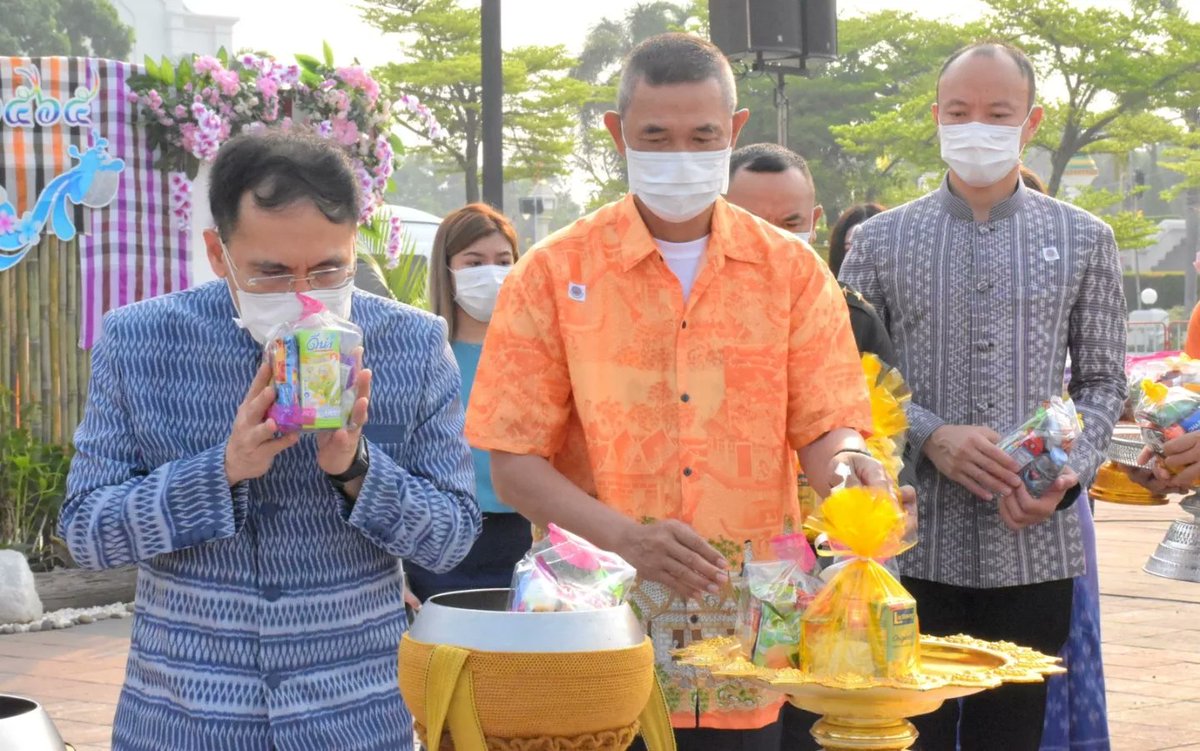 24thmilitary_pr's tweet photo. มทบ.24 ร่วมกิจกรรมสืบสานวัฒนธรรมไทยสงกรานต์วิถีใหม่ ปี 2565 ณ ศาลาพิธีทุ่งศรีเมือง สนามทุ่งศรีเมือง ต.หมากแข้ง อ.เมือง จ.อุดรธานี
#สงกรานต์2565
#��งกรานต์วิถีใหม่
#สวัสดีปีใหม่ไทย
#มณฑลทหารบกที่24
#กองทัพภาคที่2
#กองทัพบก https://t.co/PiyI9d2fD8