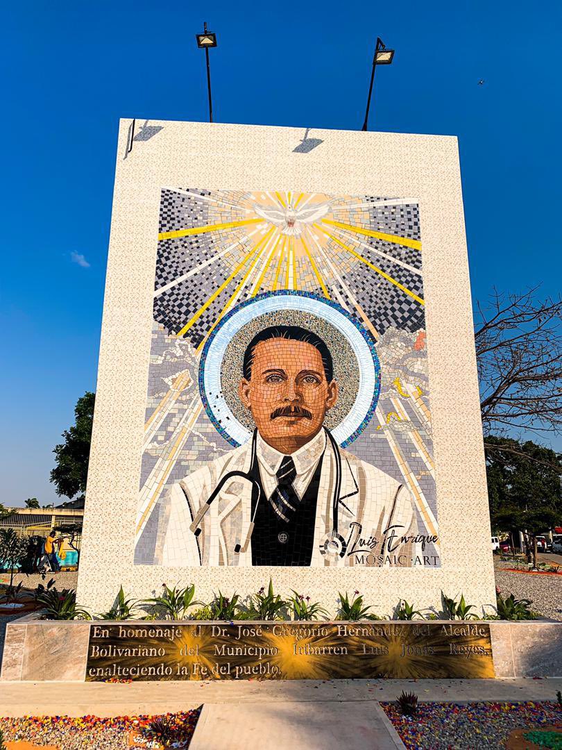 Estuve conversando con el artista Luis Mogollón, autor del hermoso mosaico en honor a nuestro Dr. José Gregorio Hernández, sobre nuevos trabajos que vamos a estar realizando en nuestra ciudad de #Barquisimeto.