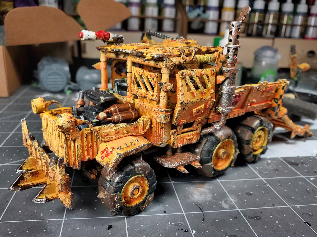 thepaintedbunt's tweet photo. Roughed up the #trukk, almost ready to varnish and oil wash
#hobbystreak day 93 #WarhammerCommunity https://t.co/i7bubviMPD