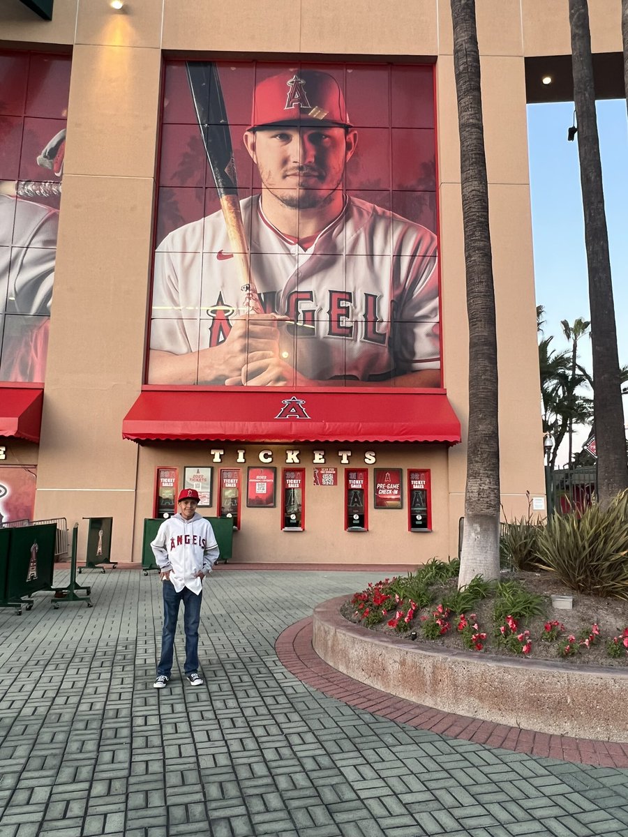 Our fourth stadium in less than a week. Enjoying Spring Break to the fullest. #openingweek #walkoff #angels #marlins