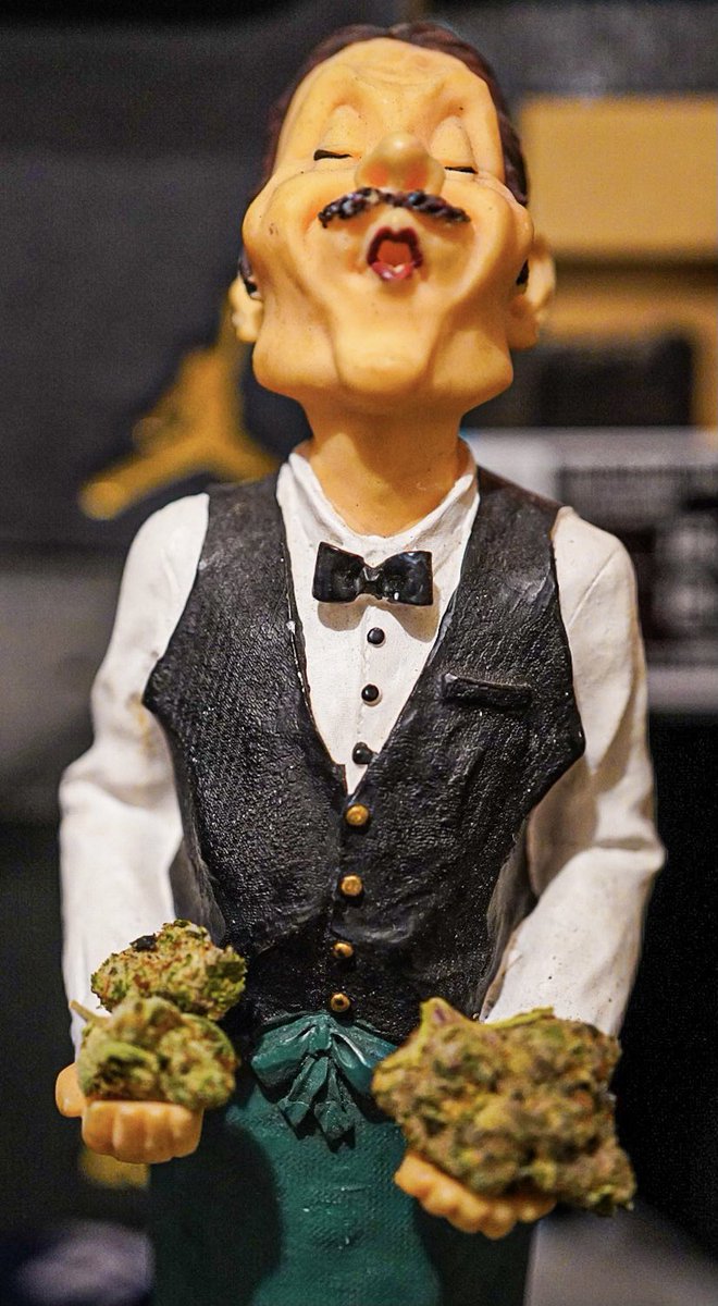 mannysluggz's tweet photo. Your nug is ready, sir.  #Butler #Herb #ConsigliereMag #TokeItTuesday @MsArrey @joescloud1 @espudo @Consigliere_Mag https://t.co/CVMCs6mqZK