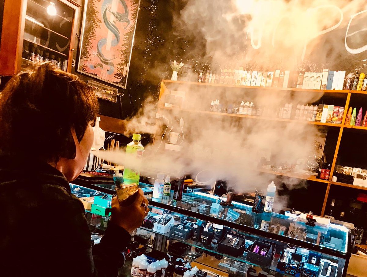 smokeride_gogo's tweet photo. 🇯🇵SMOKERIDE BlueMurder
ブルーハワイメンソール
GemmTankG3でJET〜‼️
キラキラMODがイイネっ♪
美味しい笑顔最高です❤️
ありがとう御座いました😁
VAPE電子タバコC.C
越谷市大袋駅東口徒歩2分
048-971-9622
#vape #vapecc #電子タバコ専門店 #vape好きな人と繋がりたい #smokeride #gemmtank https://t.co/cgMtQ5qWnY