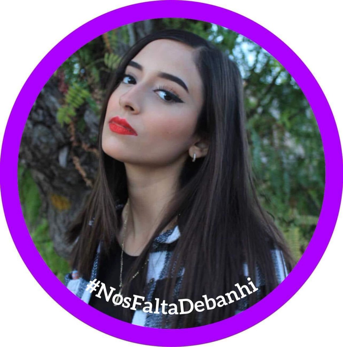 En este país matan a 11 mujeres al día, estes en tu casa, en la escuela o en la calle.

La discusión de las amigas de Debanhi ahorita no es prioridad, queremos que ella regrese a casa, el único culpable es quien se la llevo.

#VivasNosQueremos 
#Debanhi