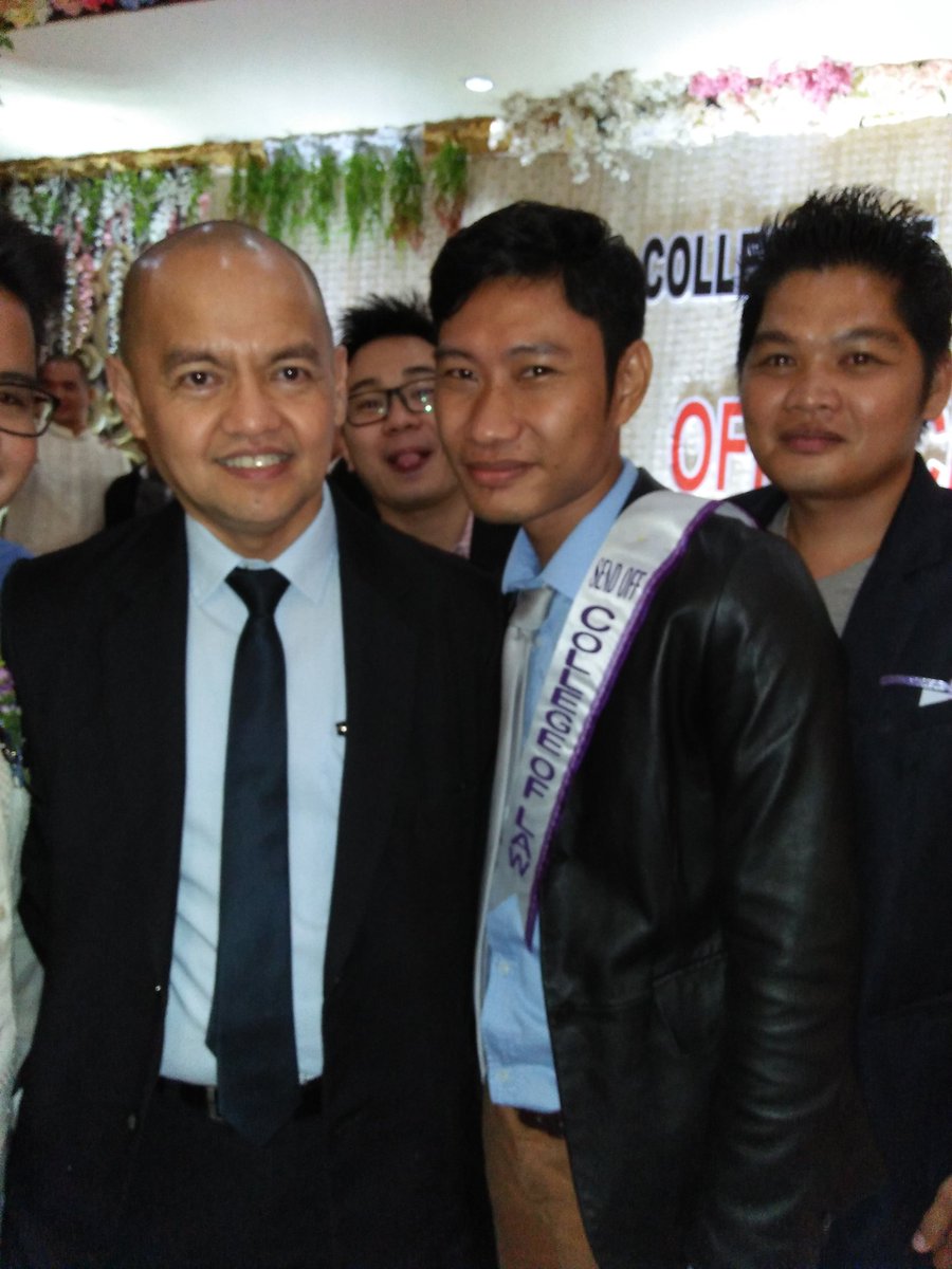 jibrylle's tweet photo. Circa 2018
1st pic NDU COL Send Off Ceremony w/c is Sr Assoc Justice @marvicleonen as Guest of Honor, current Bar Chairman.
2nd pic selfie @ departure area ๐
I didn't make the cut on my 1st try in 2019 #BernaBar 'coz I'm bound for the #BestBarEver20_21 ๐ทTYL https://t.co/R81oTxwWcb