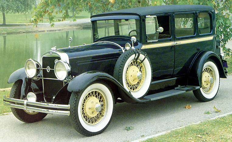 UltimativCars's tweet photo. (Background knowledge)
The #Studebaker #President (1926/27-58) was made over 4 generations in a total of max. 100,000 units:
1. 26-33: 30.000 u. max.
2. 34-40: _8.000 u. max.
3. 41/42: 13,438 u.
4. 55-58: 46,650 u.
Unfortunately, the exact amounts are still quite vast. 🙄 https://t.co/Z4NrEhuM20