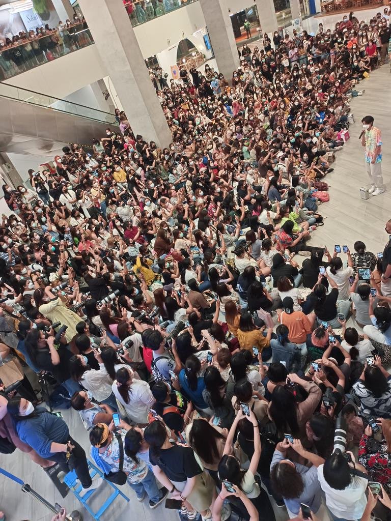 Songkran this year, Gulf not lonely anymore. He have His family, berm team, ch3 family, his lovely son Hazard and precious Phi phi.. 

Songkran this year with Big family and Big love 🤧💜
SONGKRAN GKNW
<a href="/gulfkanawut/">gulfkanawut</a>
#สงกรานต์ไปไหนครับกลัฟเหงามาก