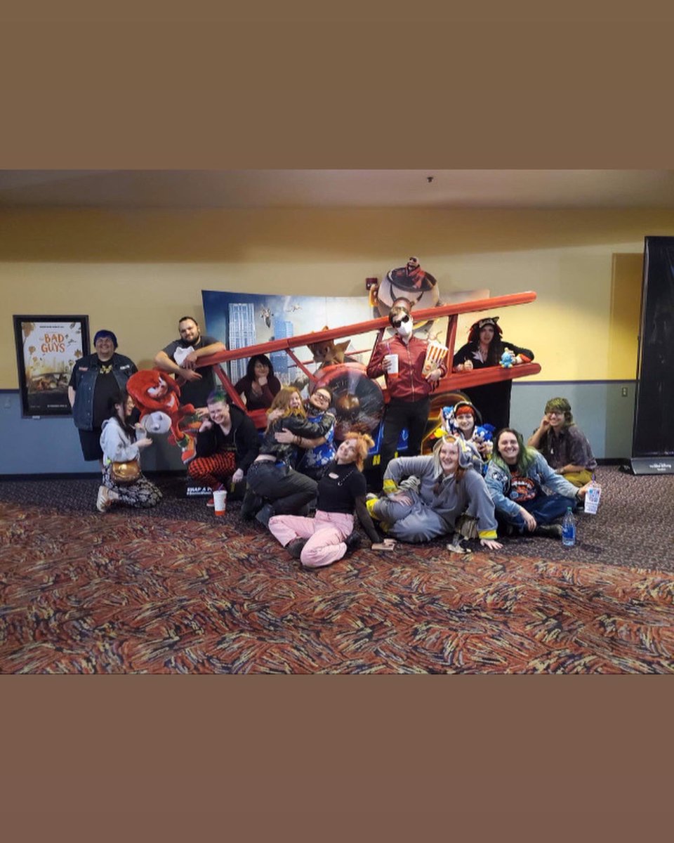 MargueriteMilo's tweet photo. #SonicTheHedgehog2 #sonic HAD THE BEST TIME AAAA!!! https://t.co/MmsSihO5gb