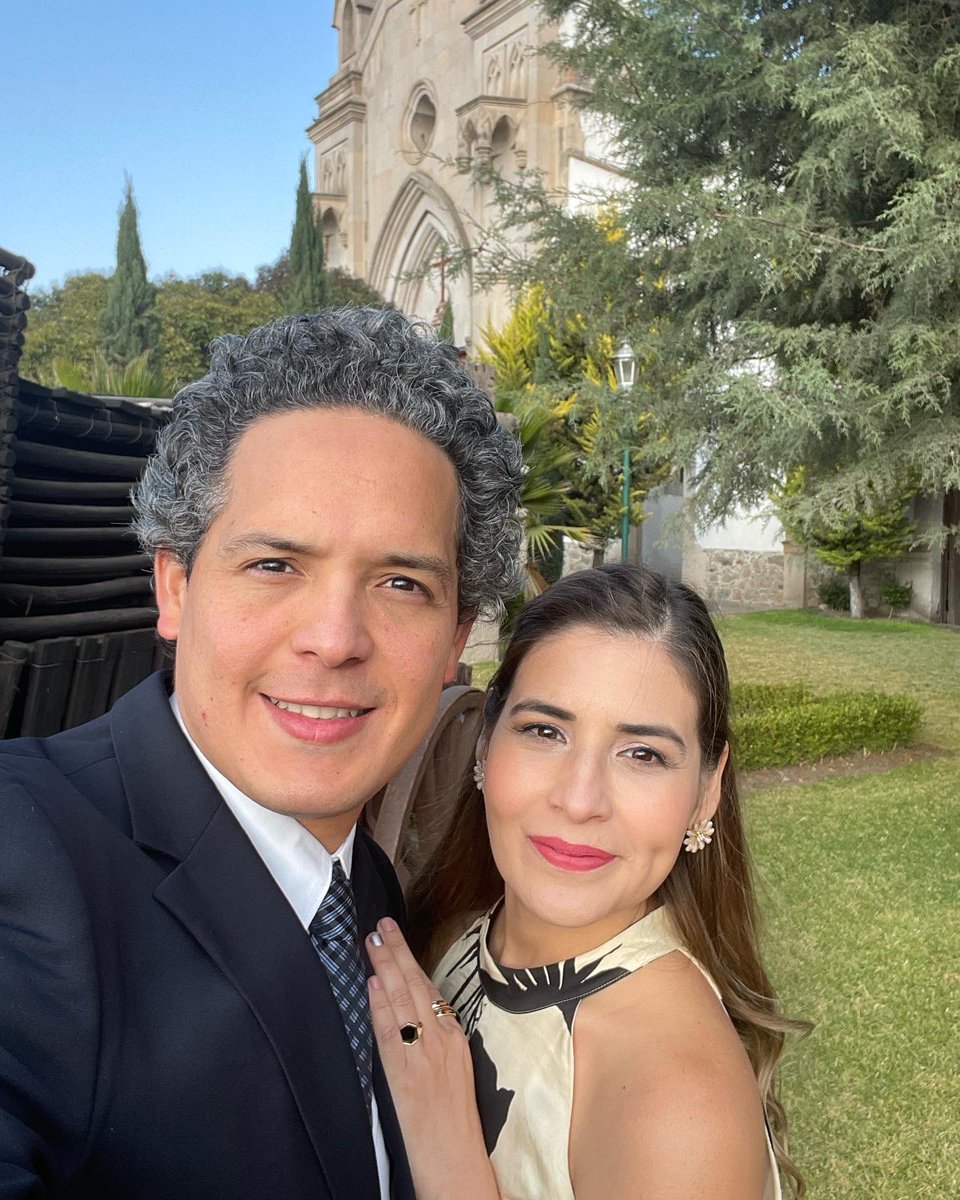 eulisesgil's tweet photo. Si me dieran a elegir una vez más te elegiría sin pensarlo, porque no hay nada que pensar… Porque tú has sido lo mejor en mi vida Saraid 😘
.
Feliz aniversario #14!!! https://t.co/XMn4BBybkO