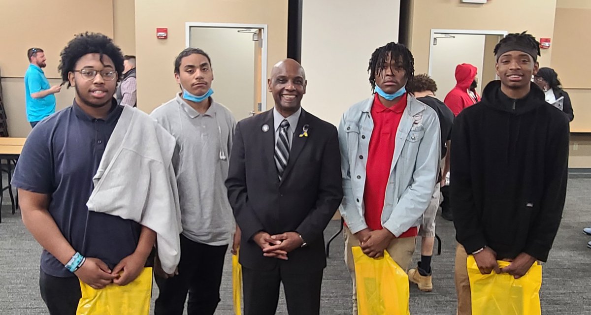 Thank you <a href="/CecilThomasOH/">Rep. Cecil Thomas</a> and to over 100 career seekers for attended the Greater Cincinnati Apprenticeship Council (GCAC) Union Apprenticeship Career Fair. 10 Union Apprenticeships in attendance, we change people's lives!! <a href="/ACTOHIO1/">ACT OHIO | Ohio Building Trades</a> <a href="/OhioTrades/">Ohio State Building & Construction Trades Council</a> <a href="/apprenticeohio/">ApprenticeOhio</a> #IBEW212