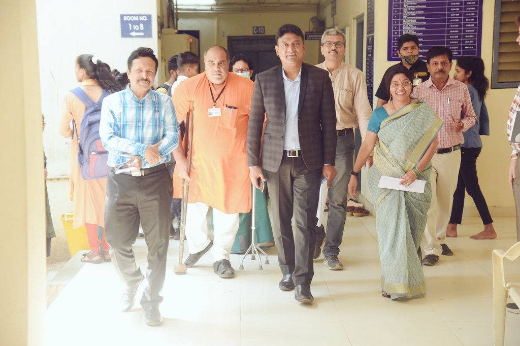 shivanikdmishra's tweet image. Intense deliberation on the Implementation of #NationalEducationalPolicy at @spunivgujarat in collaboration with commissionarate of higher education GoG. Being an Nodal officer of NEP discussing our university efforts on implementation. 
@ugc_india 
@EduMinOfIndia