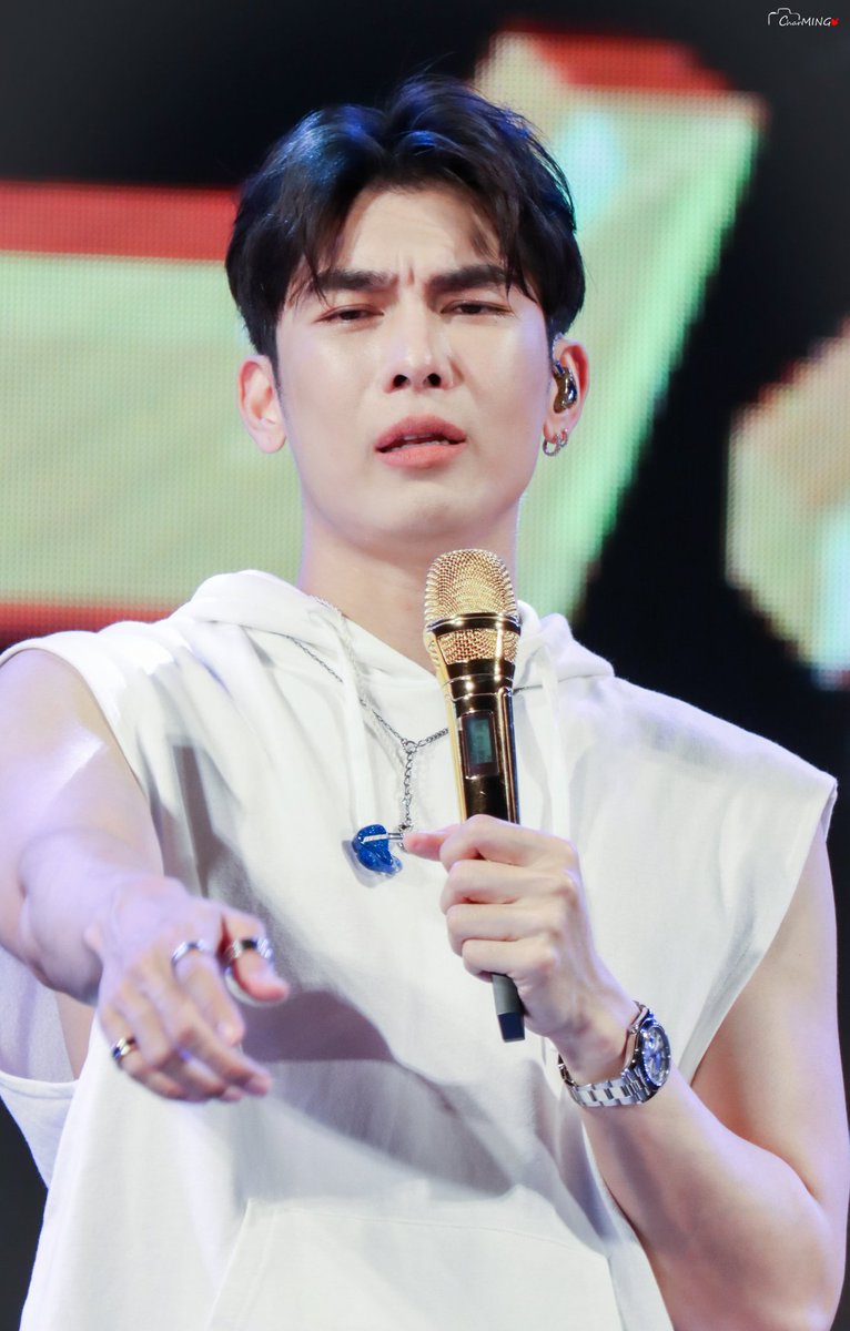MKGloveinfinity's tweet photo. มิวมิวอยากได้ปืนฉีดน้ำอันนั้นอ่ะค้าบบบ ซื้อให้มิวมิวหน่อยได้มั้ยยย 

SONGKRAN WITH MEW

#สาดน้ำฉ่ำใจกับมิว #มิวศุภศิษฏ์
Our fav Song in  Songkran Day is #Ourtime by #MewSuppasit @MSuppasit https://t.co/rysWwElfUF