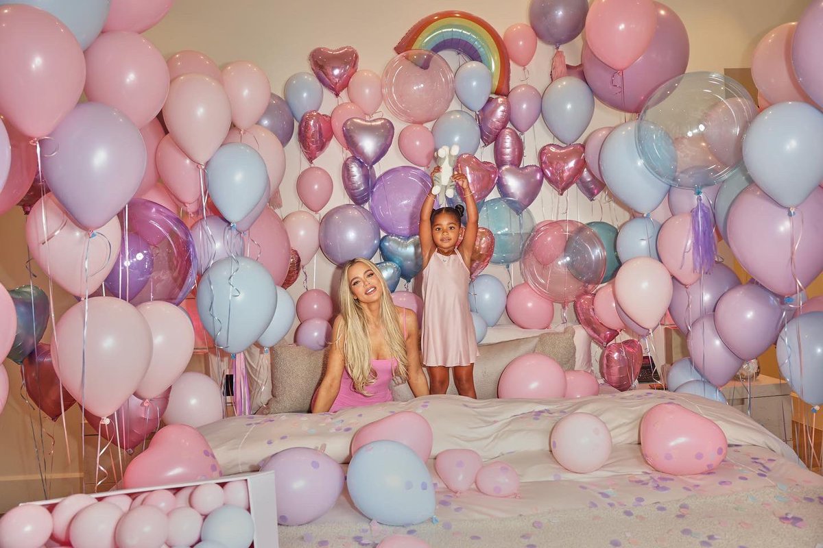 khloekardashian's tweet photo. My birthday baby #4 https://t.co/JvYKOdvihq