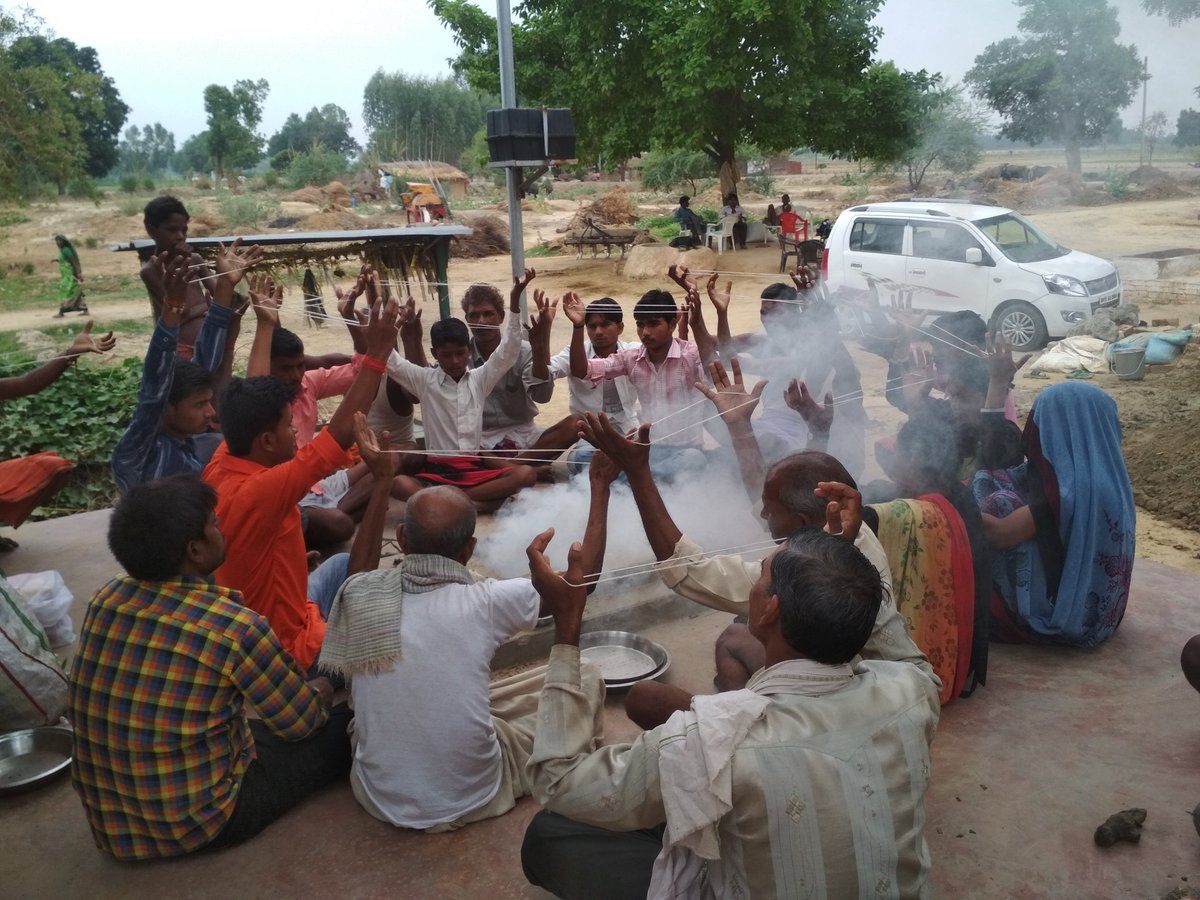 agniveer's tweet photo. Agniveer's #HinduEktaYajna &amp; #JaneuForAll reaching villages where casteism &amp; conversion reigns. We're fighting this war against both since years. Former is worse than the latter. Support our Yajna &amp; help us in this fight. Let's accept our people before they leave. Support 🙏🏻 https://t.co/D29OoBIAqo