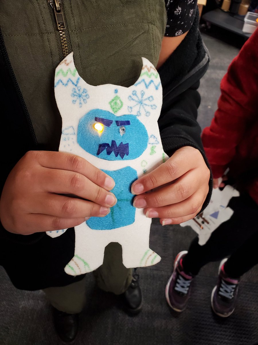 teamtreff's tweet photo. Big day today! We have waited all year for a visitor to hit the jackpot, today it happened, the kids went wild! Also, some of the students brought their Yeti's back from yesterday's virtual field trip @GarnerHoltEtI They wanted to show me they made the circuit work. #cooleypride https://t.co/a2cNWO84w9
