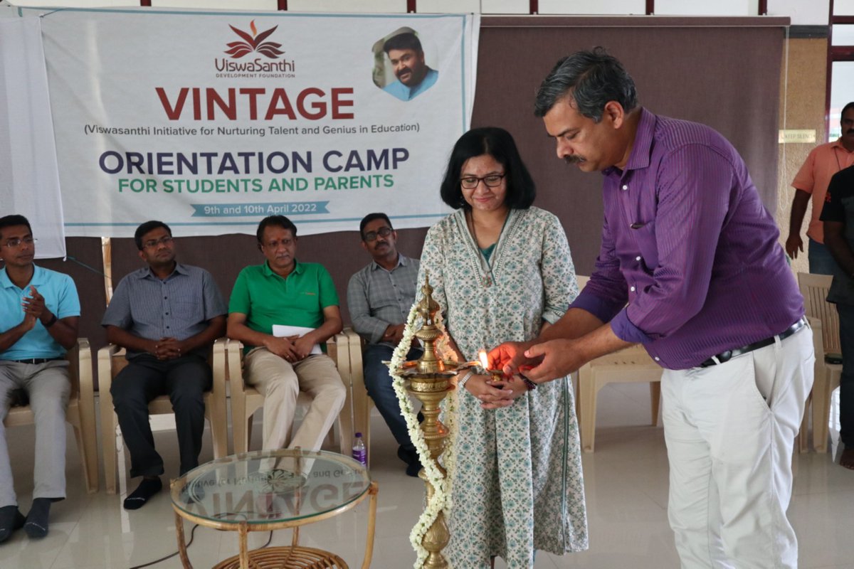 Mohanlal's tweet photo. We are grateful to #EYGDS for their support in Viswasanthi's 'Vintage' Project. Humbly requesting your blessings and support for securing the future of these children. 
@EY_GDSCareers https://t.co/nwkjyjArqP