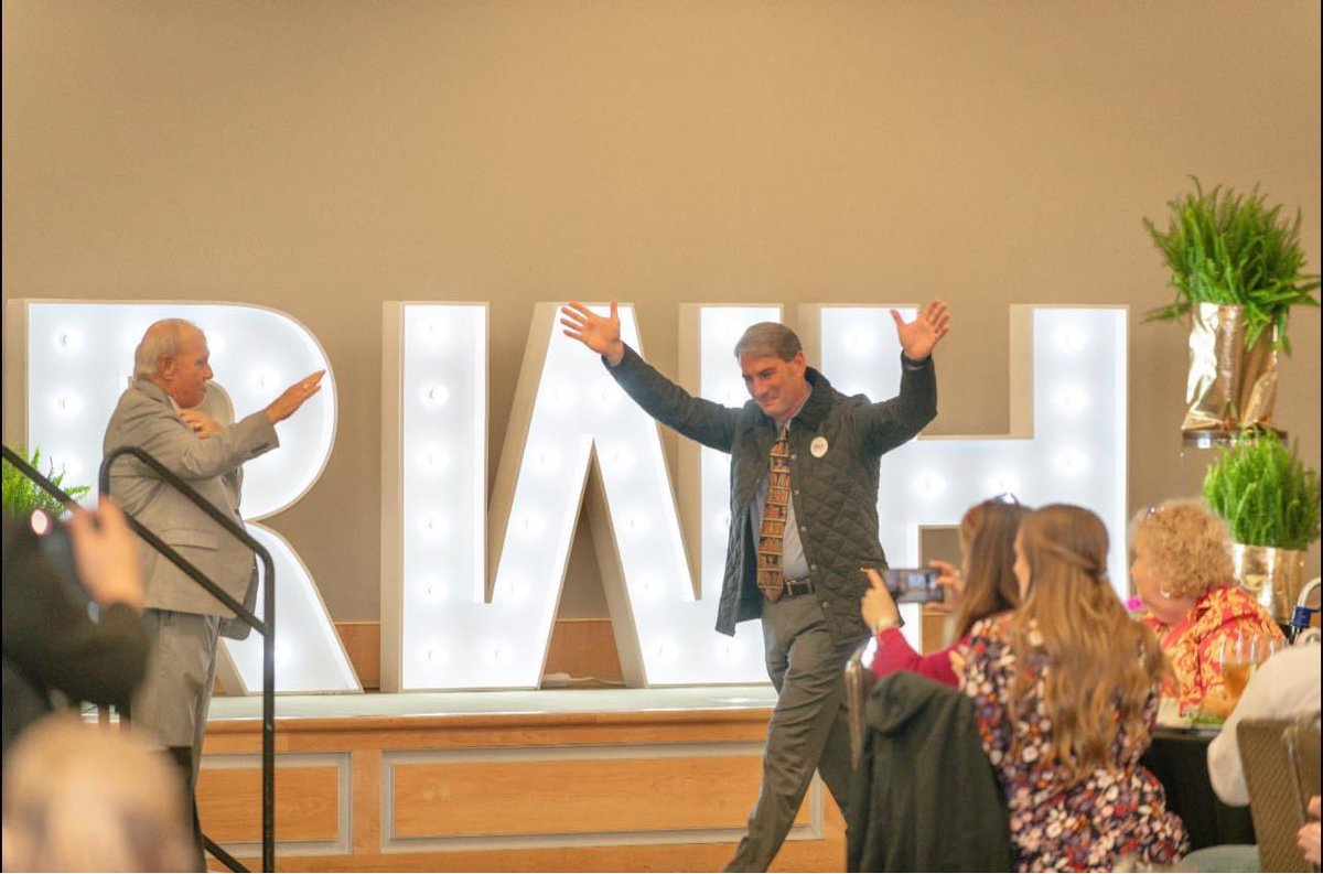 VoteLEWin22's tweet photo. Had an awesome time at the Republican Women of Huntsvilleโs fashion show! Thank you to all of the incredible ladies that help put this on. #VoteLEWin22 ๐๐บ๐ธ https://t.co/JKcuVMRe0z