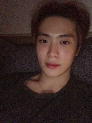 eopsda's tweet image. ㅤ ㅤ     
Ketika kerja dari rumah dan gak mau matahari masuk jam segini: 
  ㅤ ㅤ