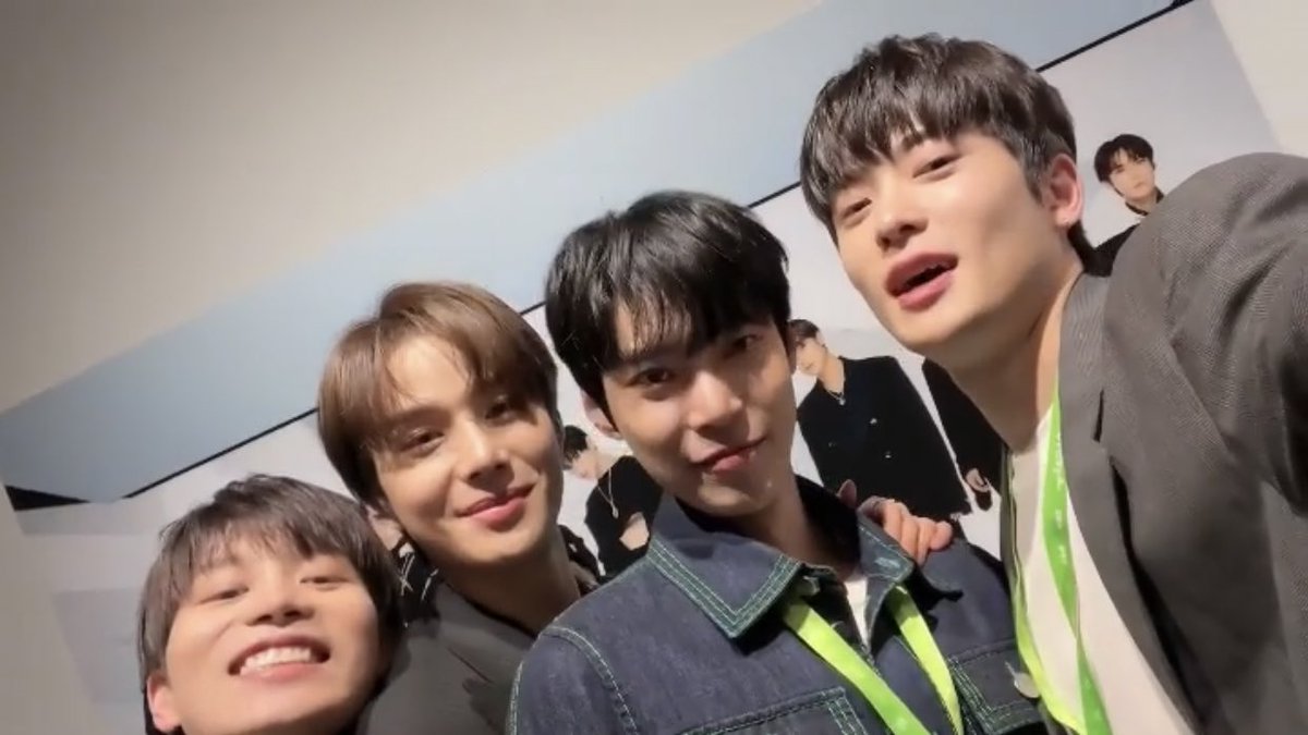 aiffonctz's tweet photo. โอ้ย เอ็นดูพวกต้าวก้อน55555555555 https://t.co/0zqc1YCJXg