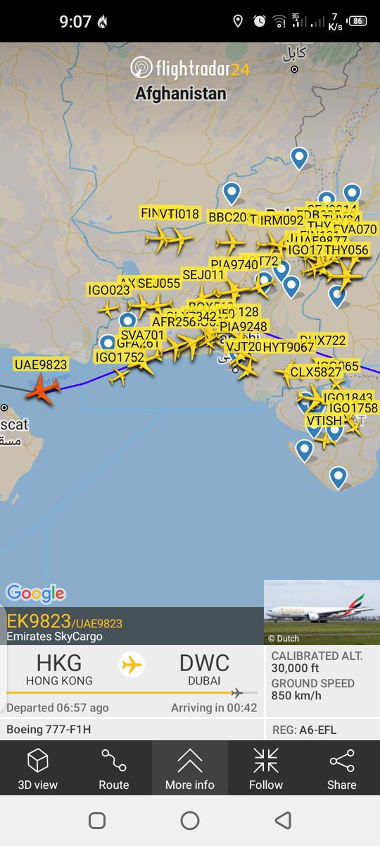 TahoorNaik's tweet photo. Seems like ballistic missile test-fire is in process. Empty airspace in Arabian sea at the moment 
Pakistan Zindabad 🤲
#avgeek #aircraft #Pakistan #planespotting 
#Uniqueflights https://t.co/xIfB6Y597I