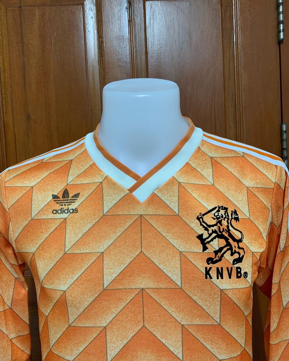 KongtapAFPringt's tweet photo. 🔥Holland Euro 1988🔥 @KNVB 

#Holland #Netherlands #euro #adidas #euro1988 #adidas1988 #champion #gullit https://t.co/21IGqKrrcB