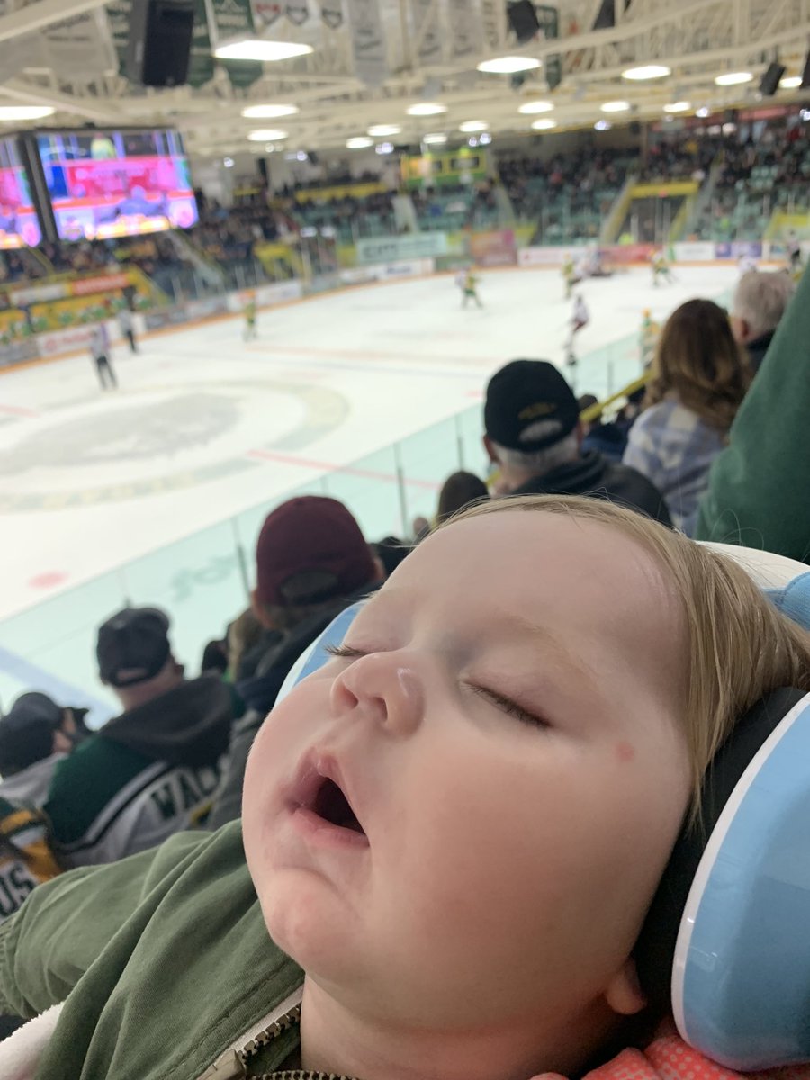 jesshoffmann__'s tweet photo. Mill’s first @HumboldtBroncos game! She enjoyed the first period &amp; slept for second &amp; third. Not the outcome we were hoping for, but a well fought game!! 💚💛 https://t.co/HzEO4kzW5m