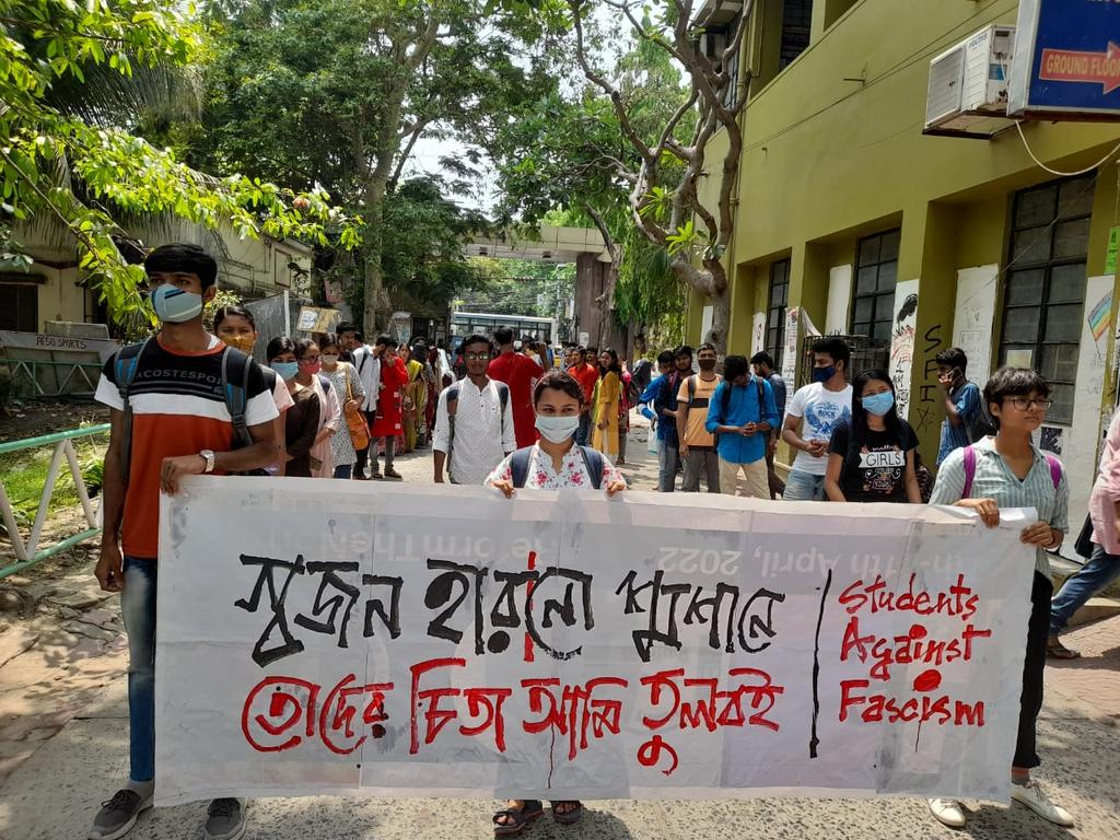 MayukhDuke's tweet photo. The only answer against the communal divisive politics is that of our resistance.

Students are uniting against the fascist attack of ABVP in JNU. 

Pictures from Delhi Police Headquarter, JNU, Pondicherry University and Jadavpur University.✊🏾
#AttackonJNU https://t.co/ZptkAtb4BF