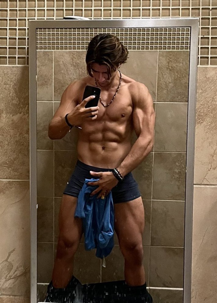 simonsezs93's tweet photo. Sink to your knees, bow your face forcefully to the ground &amp; feel yourself submit unreservedly to His power. Your will is gone, your groveling mind His to command, ur body His property, your life His mere plaything. Give in completely🙇‍♂️

Worship Him, for He is your GOD⚡️ https://t.co/wi8hzWN54K