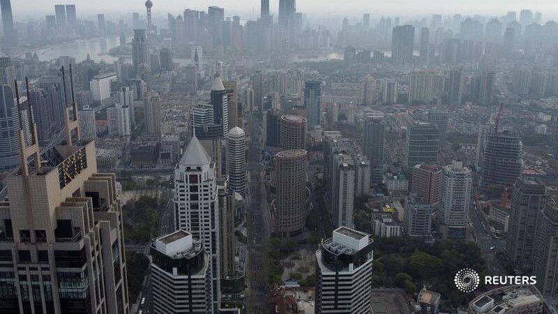 Reuters's tweet photo. From @Breakingviews: China is at risk of a self-inflicted recession. Shops are shut and factories struggle with several cities under some sort of lockdown. More policy easing looks unavoidable, but so does capital flight, says @ywchen1 https://t.co/RJ6BYcVBzB https://t.co/jIhrpE2not