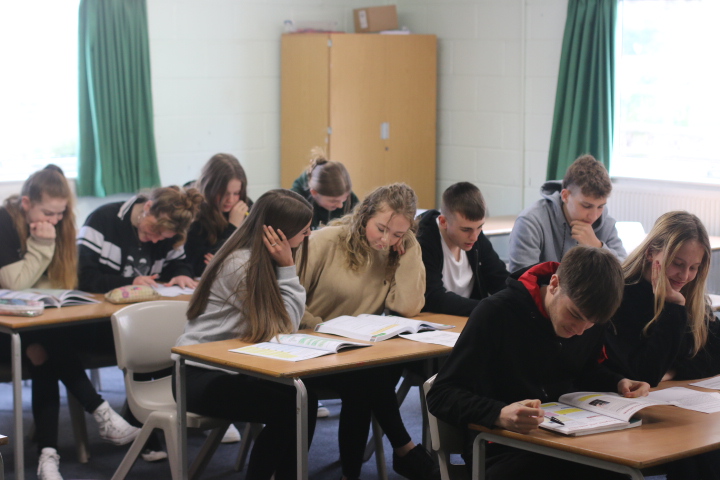 SchoolChew's tweet photo. A massive well done to the 113 students who attended Easter Study Camp this week! Your attitude to learning was outstanding and you worked incredibly hard. Thank you to all the staff who helped make it such a success @ChewValleySch @PhilCocks1 https://t.co/lqxSfibK9z