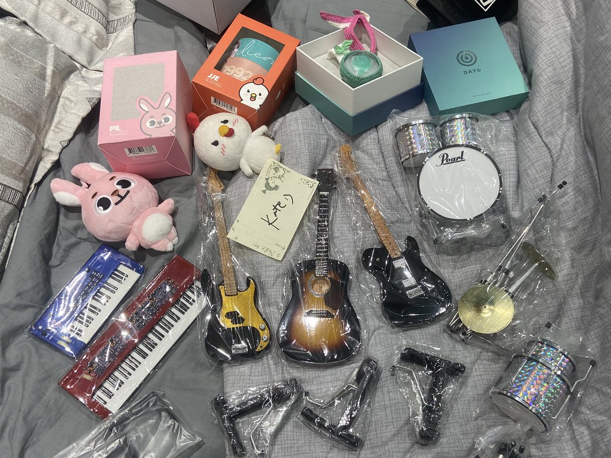 wonfeeled's tweet photo. WTS [help rt 🥺]

— mini instruments (never been opened; comes w their corresponding boxes)
— denimalz (mint condition)
— lightband (used once)

RFS: funds for a med student’s coffee 🥲

MOP: gcash/bank transfer
MOD: grab/shopee/ur choice (basta u arrange ☺️)

📍 sta. mesa / mnl https://t.co/R6J7YRJapm