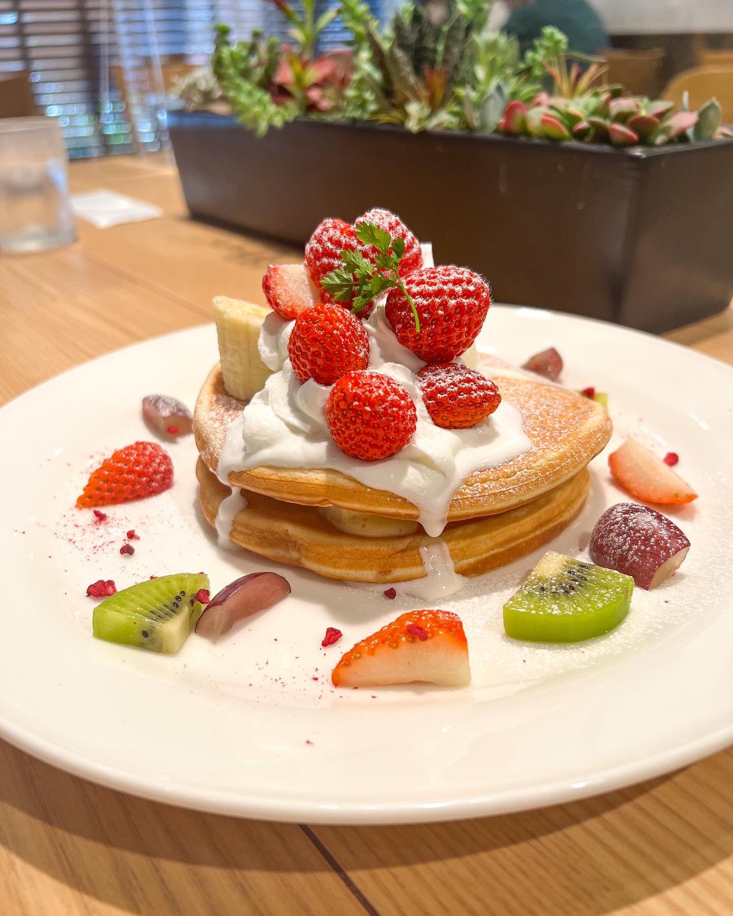 田中なつき なっちゃん ねえ知ってる パンケーキは丸いから0カロリーなんだよ って自分に言い聞かせてる 苺づくしのふわふわパンケーキ美味しかった 青森県八戸市 フルーツパーラーおだわら T Co Ico6ud4nge Twitter