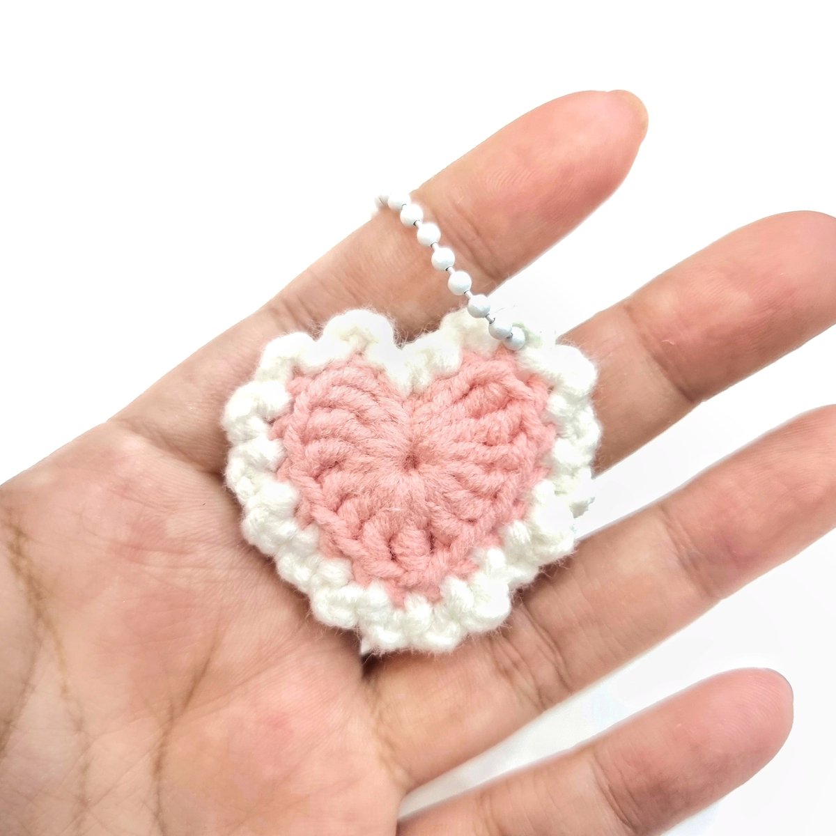 뉴 하트 프릴 뜨개키링 ✨️

개인적으로 사장님 추천템 !!
-
🛒 온라인 
smartstore.naver.com/awesome_unit

🛒 오프라인매장
대전 중구 은행동 126-9 어썸유닛 

📍인스타
instagram.com/p/CTYjHjlvVyH/…