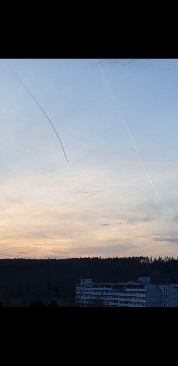 Homomutatus (Kondensstreifen) gestern Abend einfach mal in schwarz-weiß 🔭🚀