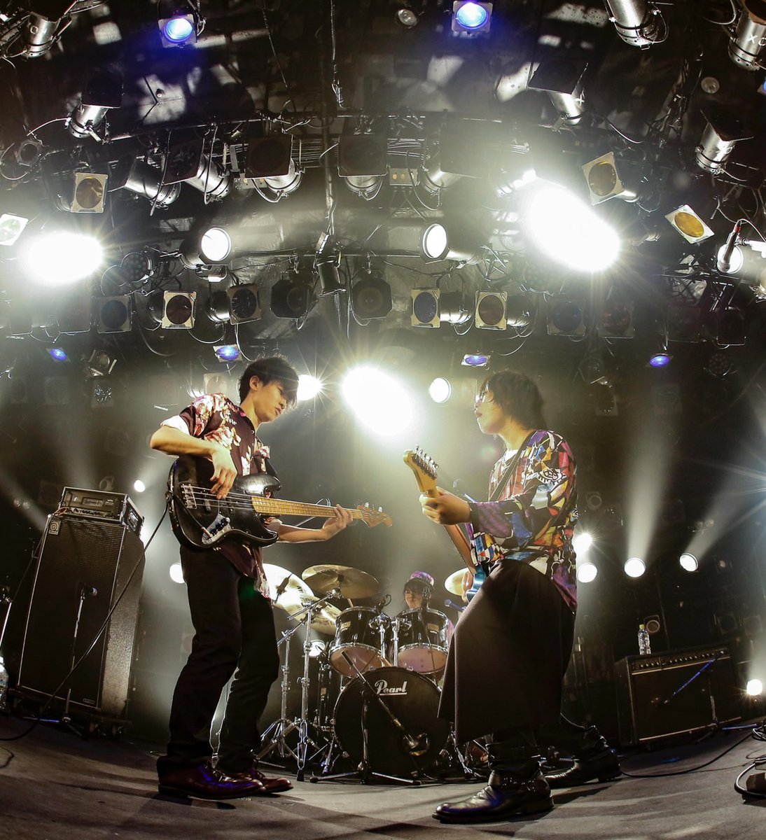 tokyo_chameleon's tweet photo. 【応援して頂いた皆様へ】

1日が過ぎましたが、昨日が東京カメレオンでBASSを担当してくれていた、パンサーこと青木龍也さんの一周忌でした。

メンバー一同、今となっても彼との思い出は一切薄れず心の中に在り続けております。 https://t.co/qOzM9xyvWw