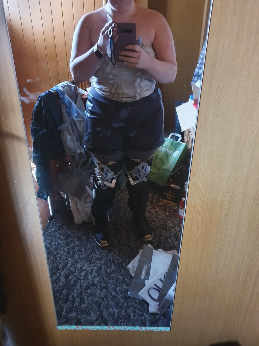 KoujiCosplay's tweet photo. First try on 🌻
Boots lend from @venoxaeon https://t.co/9m1GzIHcHn