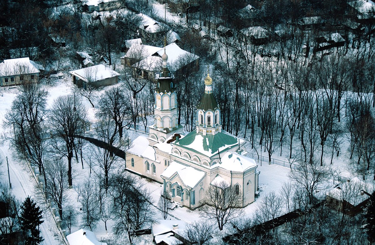 We are honored to welcome Yann Arthus-Bertrand on togetherukr.com 

@togetherukr is a unique NFT collection, created by ukrainien and international artists.
100% of the sale will be donated to Ensemble Ukraine 💙💛

Name : Eglise sous la neige à Tchernobyl, Ukraine
