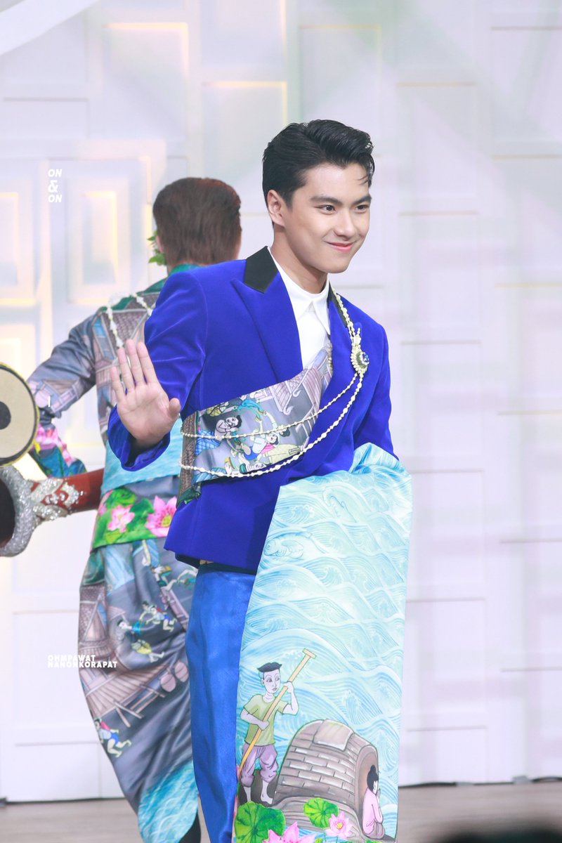 OnAndOn_ON's tweet photo. 130422 #FANTASTICFUNOFSONGKRANDAY
#SongkranKingPowerRangnam2022 #ohmpawat

เก่งมากกกกกกกกก 👍🏻💙 https://t.co/d52xRQcgGT