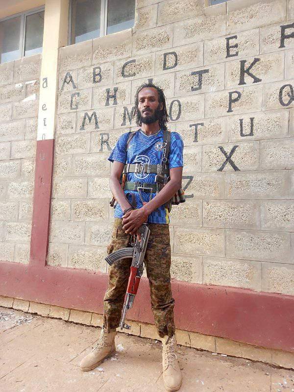 walabuma's tweet photo. Jaal #Mosisa_Marga, one of the sharpest leader of OLA-central zone command. professionally Civil Engineer and degree holder.
Under his leadership that commando led enemy combatants repeatedly destroyed on more than 15 battle fields in and near Waddessaa operation https://t.co/mv26sgC630