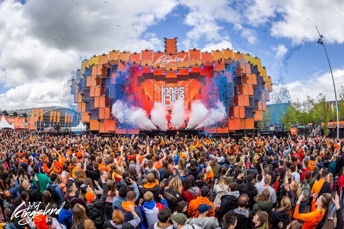 EA_EVENTS's tweet photo. The countdown officially started, exactly 2 WEEKS LEFT until the doors open at Kingsland Festival in Amsterdam, Groningen and Rotterdam! π³π±π In which city will you be partying? #KINGSLAND #KINGSLAND2022 #EA #EAEVENTS https://t.co/5tHhdfbZfk