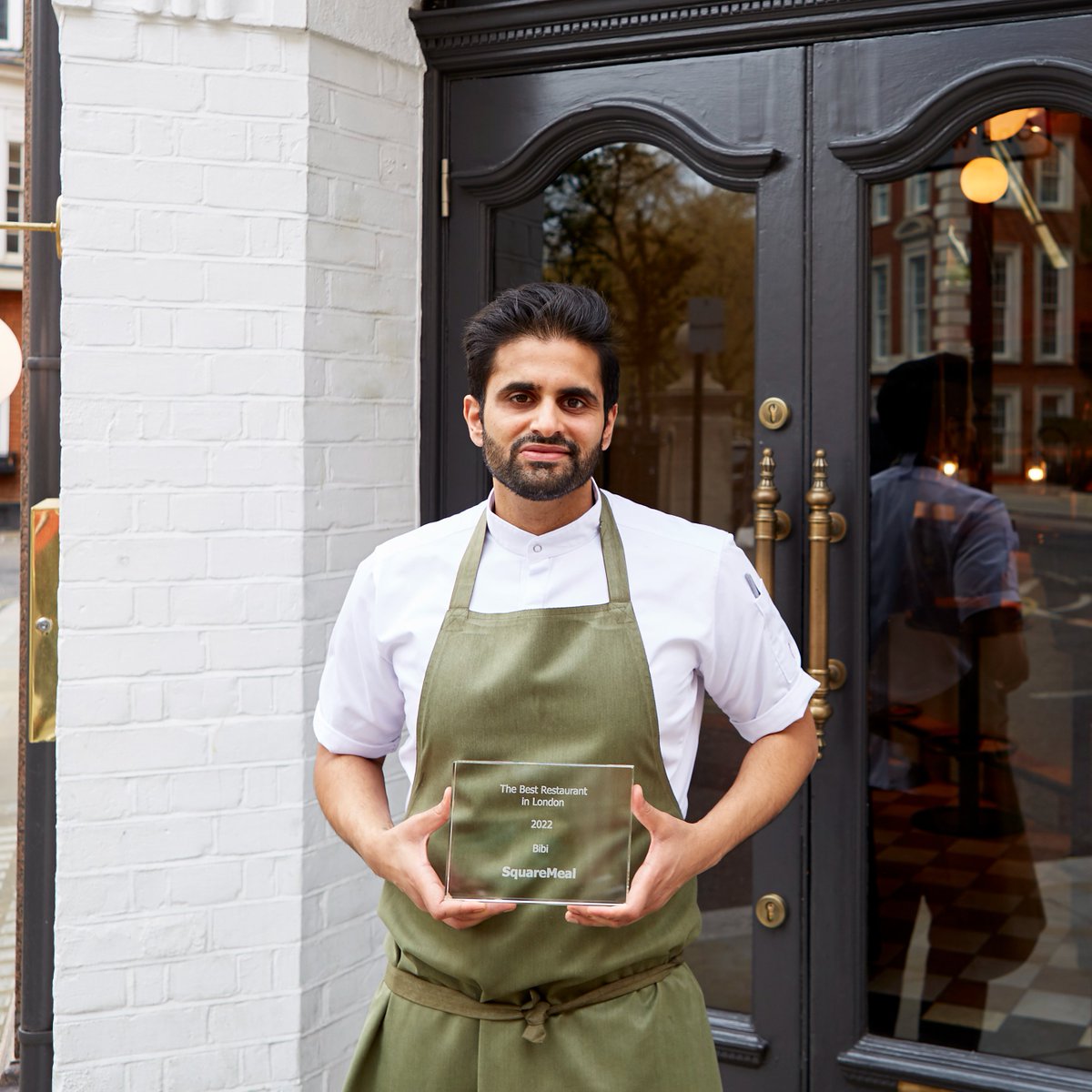 🏆 BiBi is our #1 Restaurant in London 2022 🏆 @ChetSharmaOx employs a variety of unusual techniques to create truly unique dishes, often turning Indian classics on their heads. Read our full review here: bit.ly/3JAUzl5