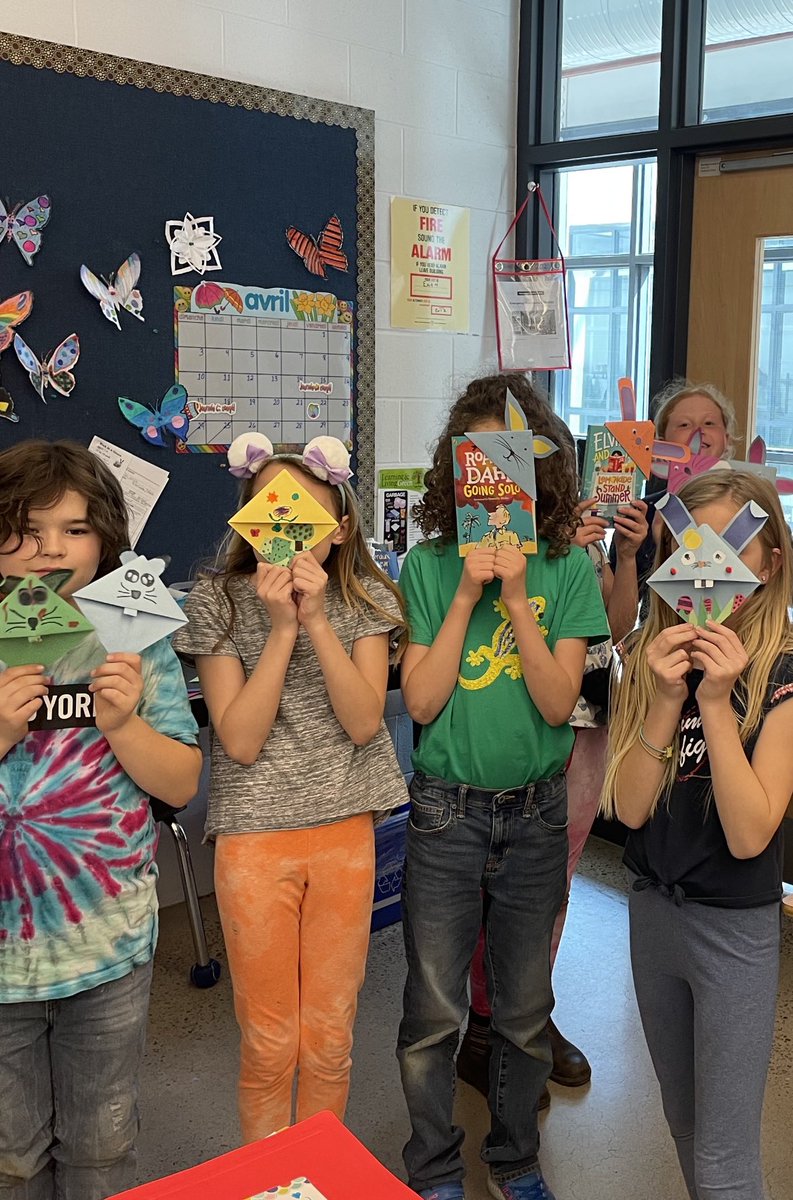 Every day is DEAR day! Enjoying creating some springtime bookmark friends for our spring reading @MundysBayPS  @SCDSBLiteracy @SCDSB_Bonjour @SCDSB_Schools #DropEverythingAndReadDay