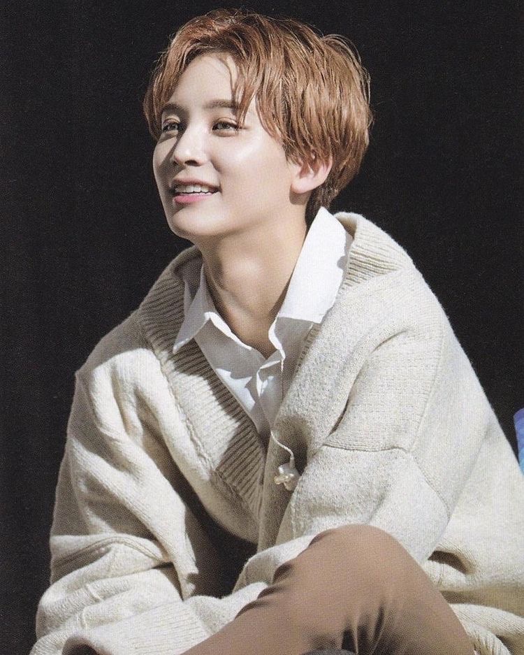 som12301004's tweet photo. 대딩 홍X아저씨 윤

어릴적 옆집 살던 윤저씨 홍이 초중고 지나는 12년을 옆집 살다가 홍 서울로 대학가고 윤 이사가면서 소식 끊김. 2년 뒤에 서울에서 길거리에 버려져있는 윤 홍이 주우면 좋겠다.

아저씨가 여기       엉? 홍디슈
왜 있어?                   아니여? https://t.co/kJKYTp8I4C
